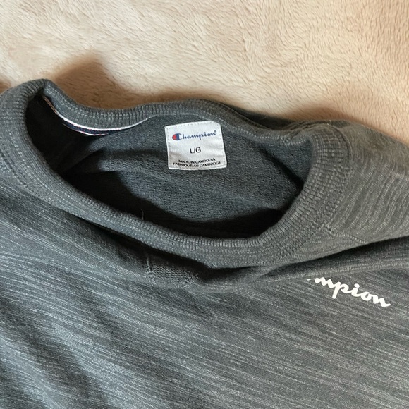 Champion Crewneck - Picture 3 of 3